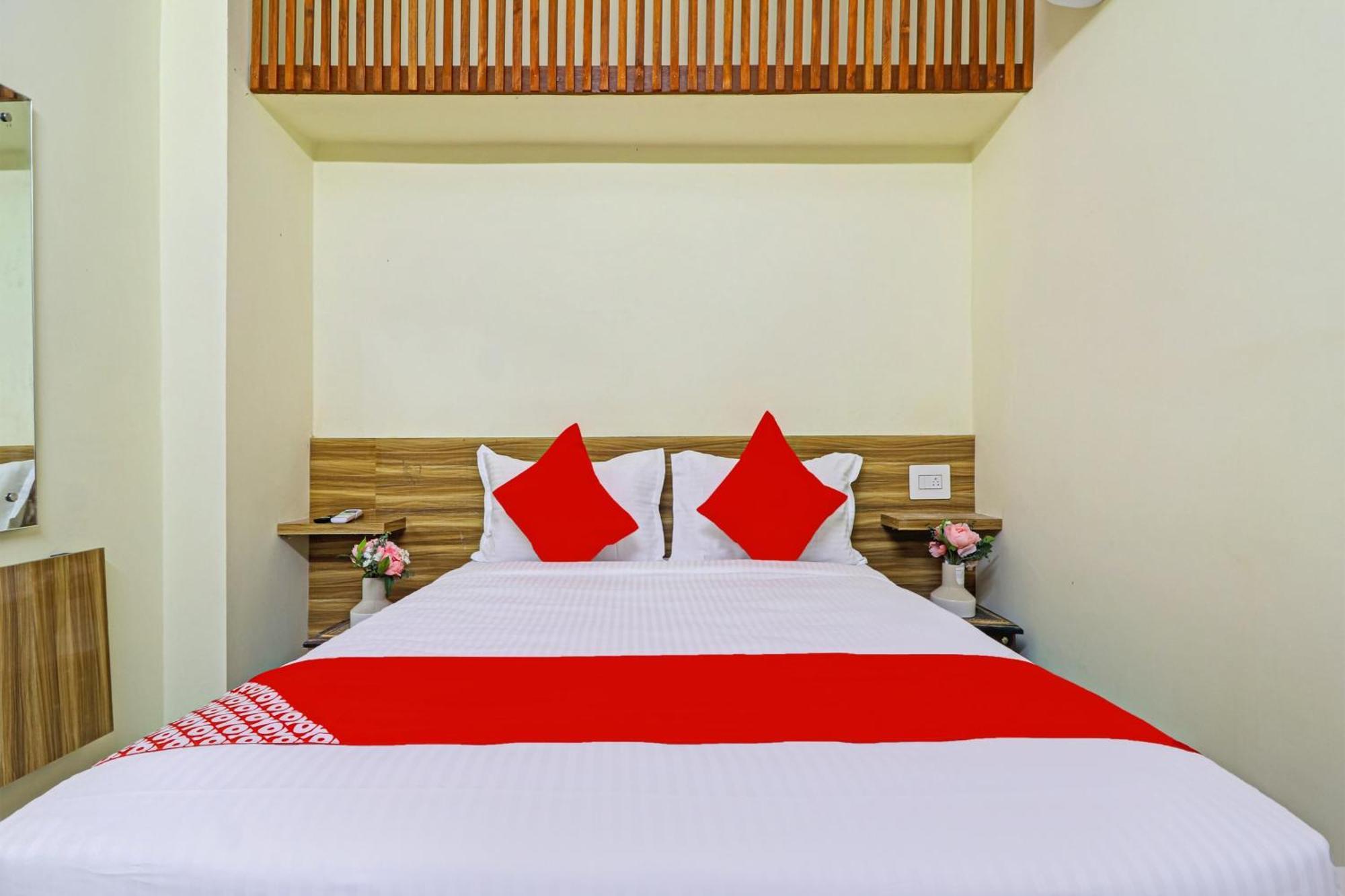 OYO Flagship 72003 Hotel DSR Inn Hyderabad Exterior foto