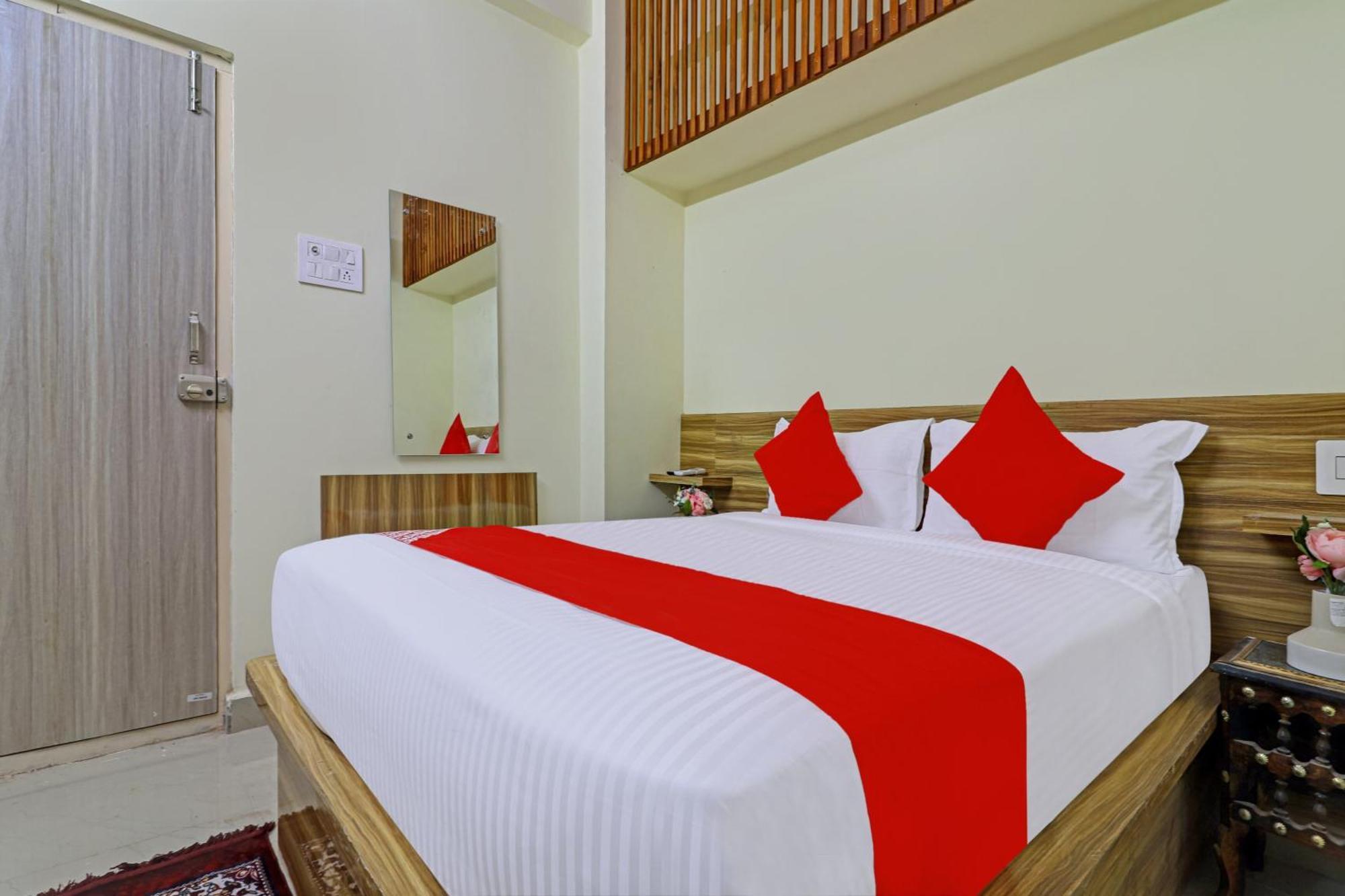OYO Flagship 72003 Hotel DSR Inn Hyderabad Exterior foto
