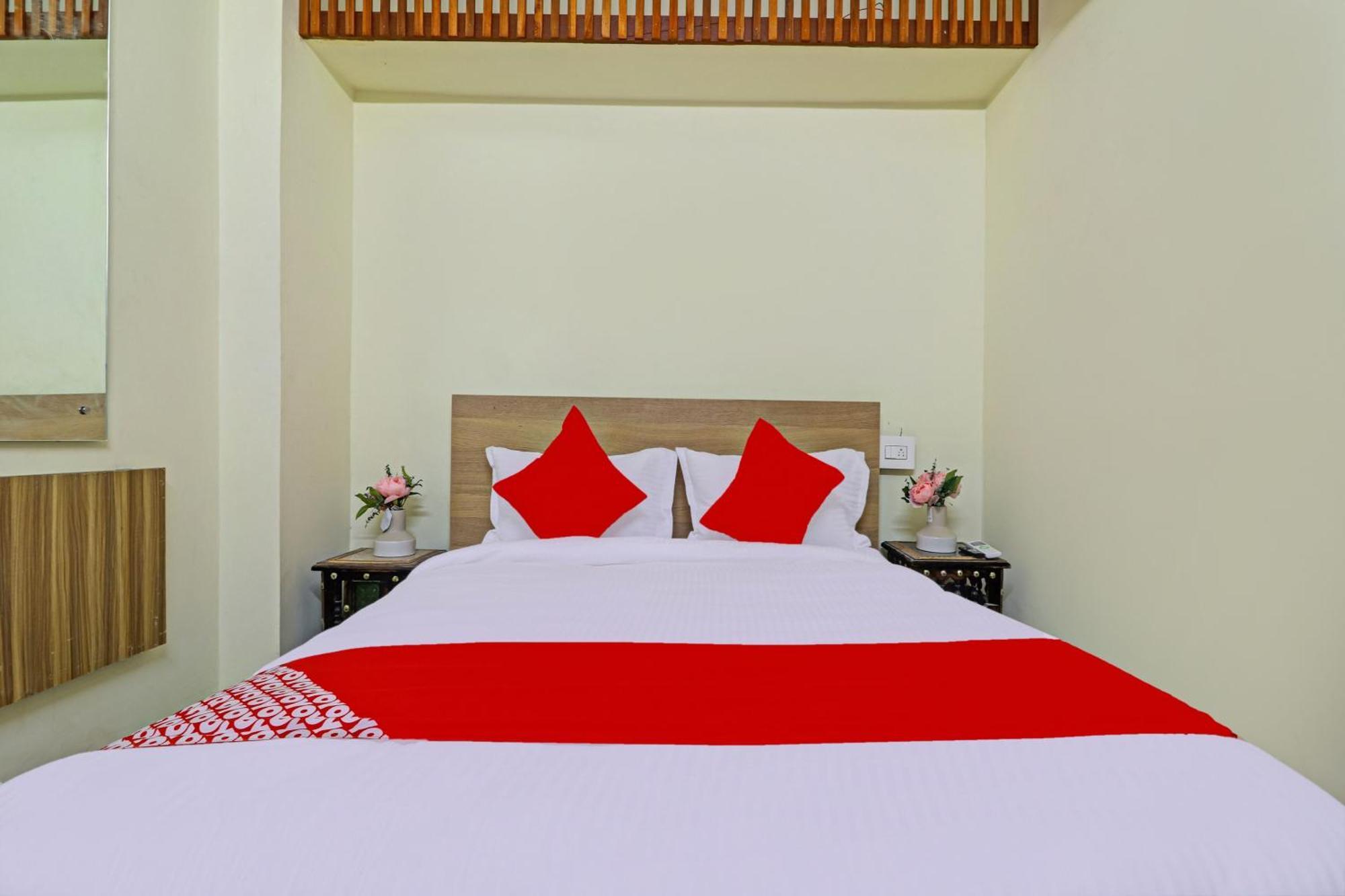 OYO Flagship 72003 Hotel DSR Inn Hyderabad Exterior foto
